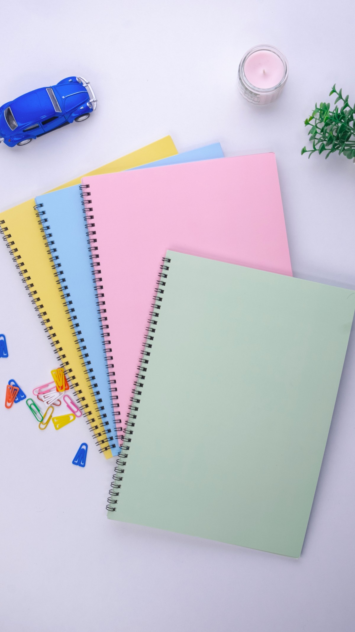 Dream Notes 4 Farklı Renk Çizgisiz A4 Defter Seti Dream Notes 4 Farklı Renk Çizgisiz A4 Defter Seti