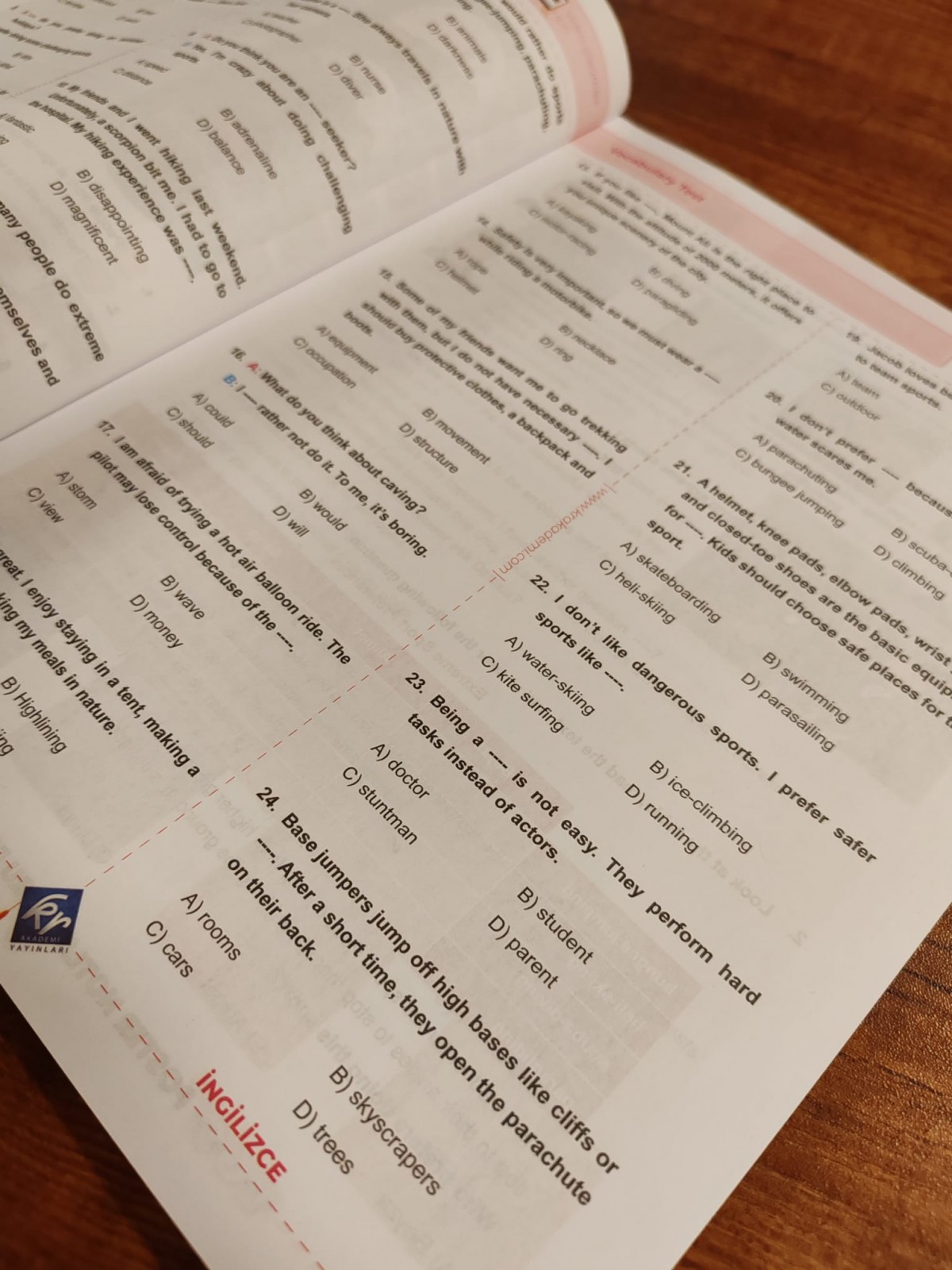 LGS Üçüncü Çeyrek Poster Notlar Soru Fasikülleri (3. Çeyrek) KR Akademi Yayınları LGS Üçüncü Çeyrek Poster Notlar Soru Fasikülleri (3. Çeyrek) KR Akademi Yayınları