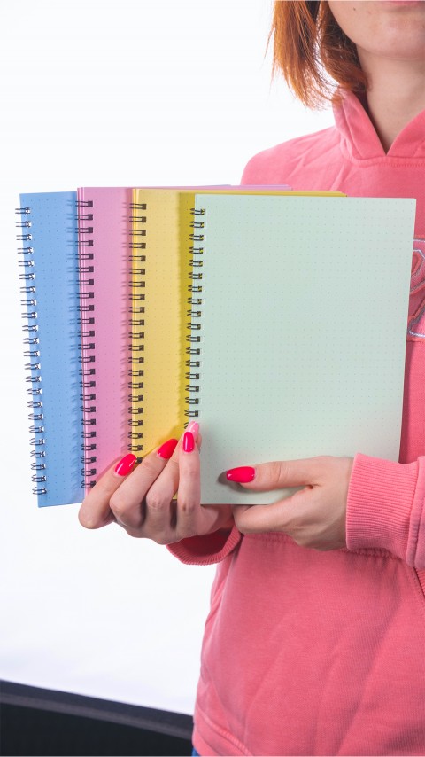 Dream Notes 4 Farklı Renk Noktalı A5 Defter Seti